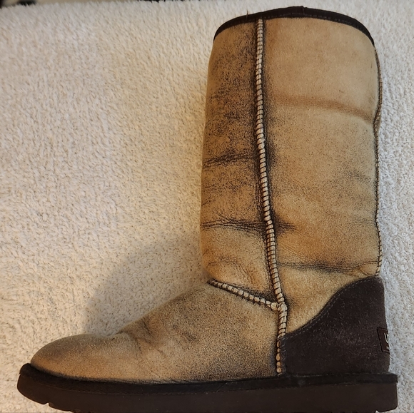Ugg Tall Boots, Distressed, Tan and Brown, size 8, fold over, roll down - Picture 4 of 7